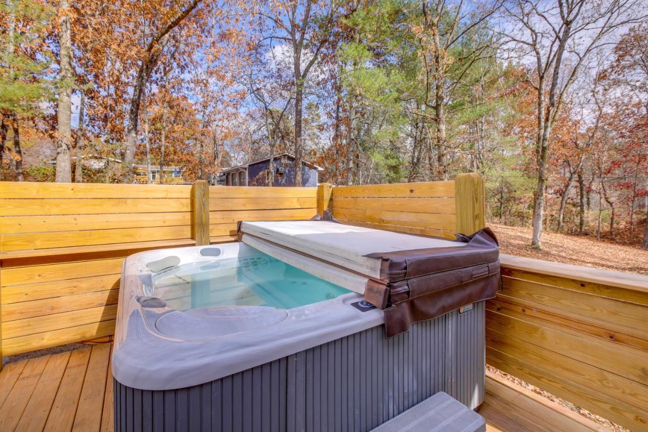 Pet-Friendly Chattanooga Cabin With Hot Tub And Kayaks Eksteriør billede